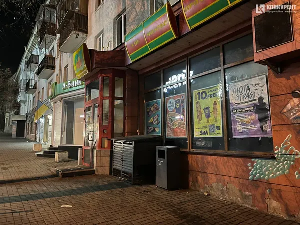 У центрі Луцька закрили один з найстаріших супермаркетів  «Сім 23»  (фото)