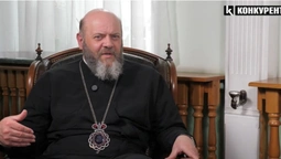 Бенгальські вогні, брелки, алкоголь: митрополит Михаїл про те, що дивного кладуть до великоднього кошика (відео)