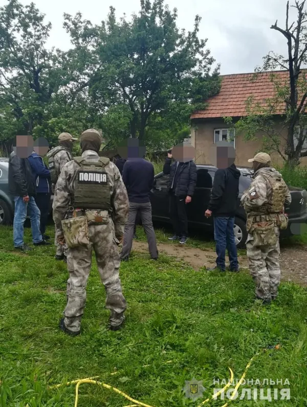 Понад мільйон гривень: на Закарпатті затримали злодія, який обікрав волинянина (фото, відео)