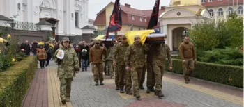 Луцька громада провела в останню дорогу захисників Вадима Глобу та Миколу Язиніна (фото)