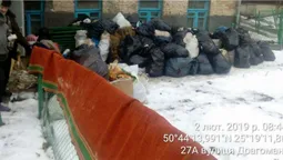 Урвався терпець: в Луцьку здали муніципалам сусідів-нечепур (фото)