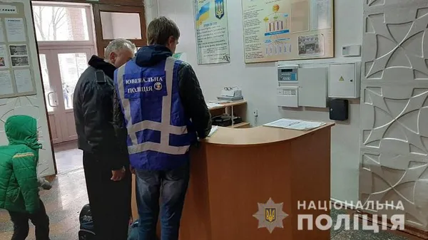 У Києві на перерві школярка вистрибнула у вікно з 4-го поверху