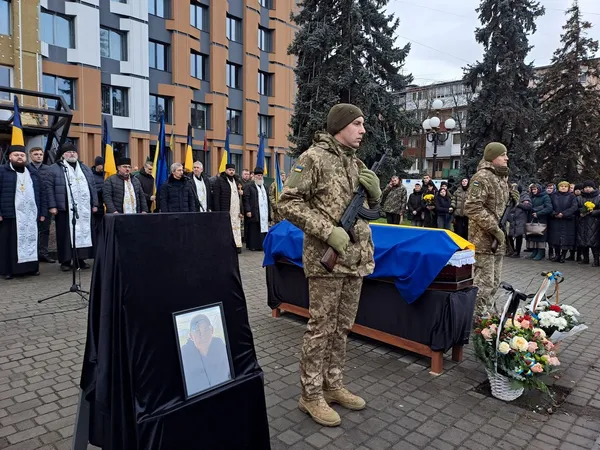 Після 13 місяців надії: Ковель попрощався з воїном Романом Лайтаром (фото)