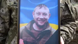 На Волині попрощалися з полеглим воїном Володимиром Кміном (фото)