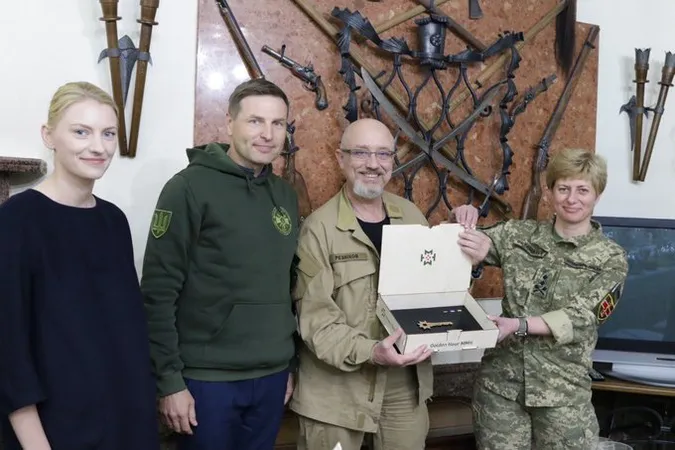 Міністр оборони Естонії приїхав до Києва та передав ЗСУ мобільний госпіталь, – Резніков