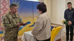 На Волині мамі загиблого Героя вручили його посмертний орден (фото)