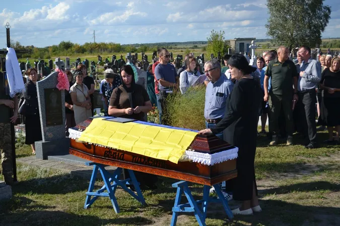 Навіки додому: на Волині попрощалися з загиблим воїном Сергієм Павловським