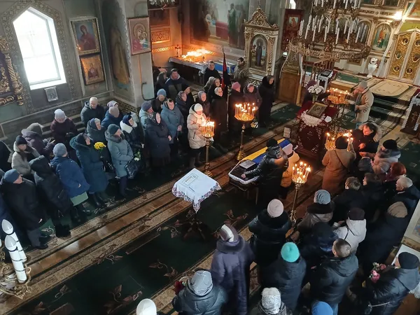 Останній шкільний дзвоник для Героя: на Волині попрощалися зі снайпером Русланом Мерідою (фото)