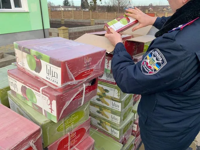 Цигарки й алкоголь: на Волині «накрили» точки з контрафактом на два мільйони (фото)