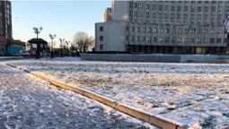 Луцьк покрився льодом: на дорогах міста – ожеледиця (фото)