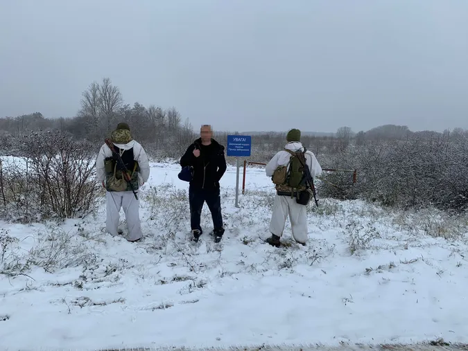 Йшли полями до Польщі: на Волині прикордонники затримали двох порушників (фото, відео)