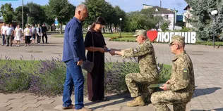 На Волині родині загиблого воїна Юрія Куха вручили його відзнаку «Комбатантський хрест» (фото)