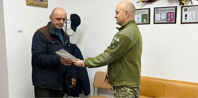 На Волині Захиснику вручили відзнаку від Головнокомандувача ЗСУ (фото)