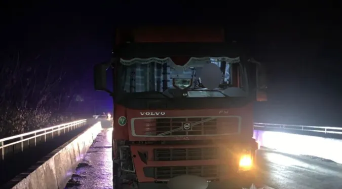 У Луцькому районі під колесами вантажівки загинула жінка