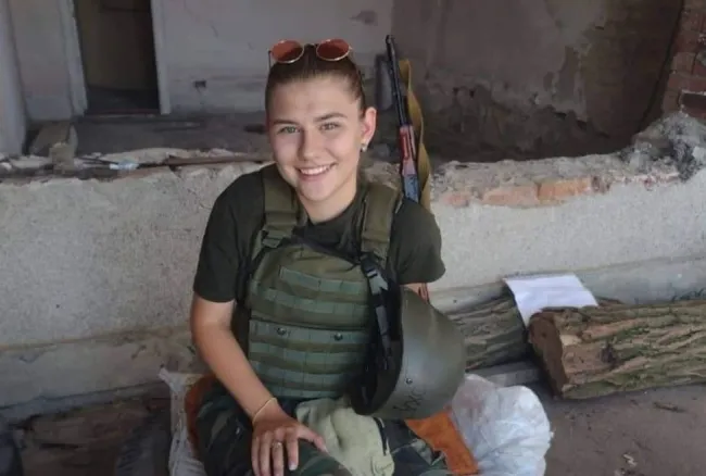 «Навчання під час війни – важливо»: лучанка служить в ЗСУ і складає іспити