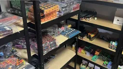 «Електронки» і «жижа»: на Волині в будинку, де живе митник, ховали контрабанду на 3 мільйони (фото)