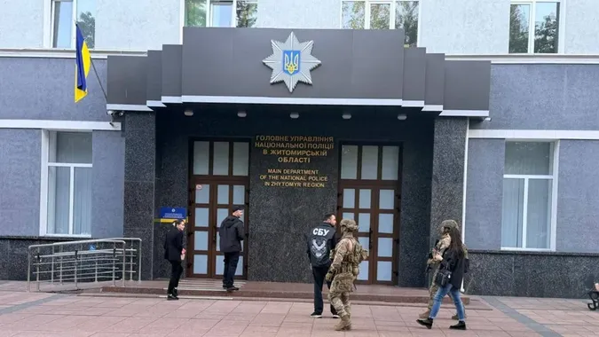 До трьох обласних управлінь Нацполіції прийшли з обшуками: що відомо (фото)