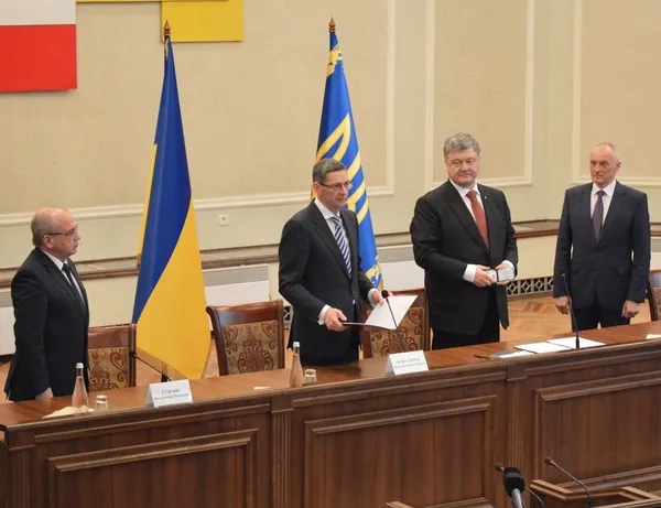 Як Порошенко трохи жорсткуватого намісника Волині представляв (фоторепортаж)