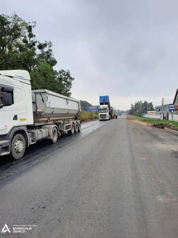 На дорозі Луцьк – Дачне стартувало фінішне асфальтування (фото)