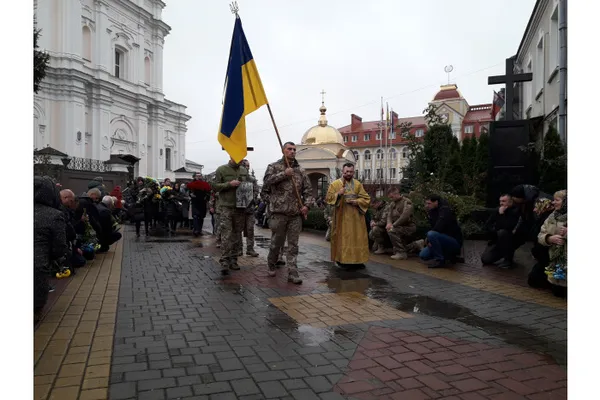 У Луцьку попрощалися із загиблим Героєм Денисом Кудрявцевим (фото)