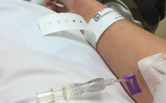 Розповіли про стан дівчини, яка випала з 7-го поверху багатоповерхівки в Луцьку