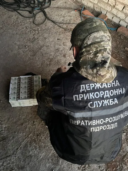 Троє волинян переправляли сигарети безпілотником до Польщі (фото)