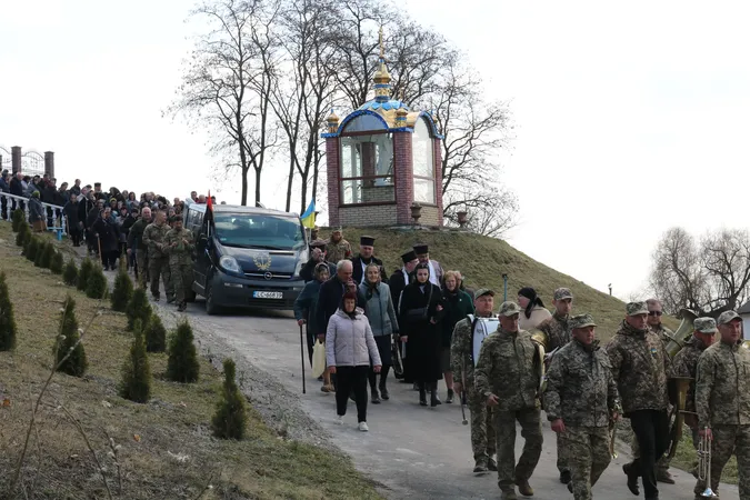 У громаді на Волині провели в останню дорогу Героя Василя Іванова (фото)