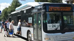 У Луцьку водій автобуса не допоміг та покинув на холоді чоловіка на колісному кріслі (фото)