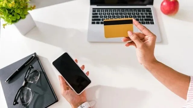 Додаток ZEN.COM: миттєвий доступ до готівкових коштів та мультивалютного рахунку за кордоном*