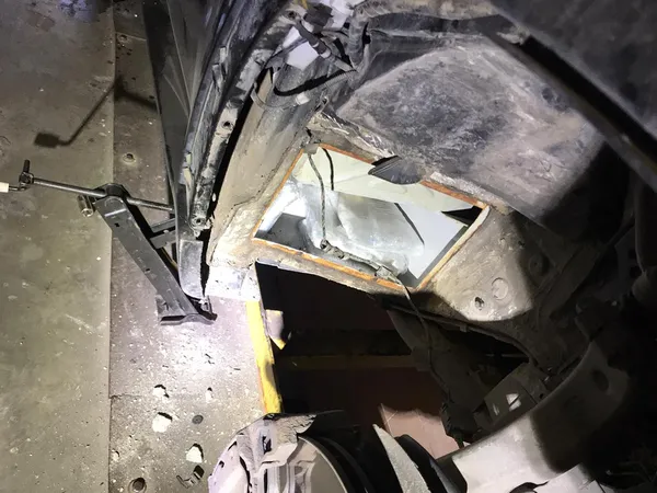 В «Ягодині» в автомобілі іноземця знайшли 10 кілограмів марихуани (фото, відео, оновлено)