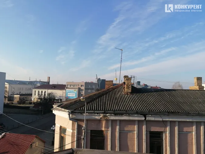 На камери відеоспостереження у Луцьку втрапив незвичний транспорт (відео)