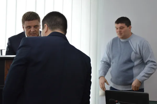 На сесії Луцькради – скандал: викликали поліцію (фото, відео, оновлено)
