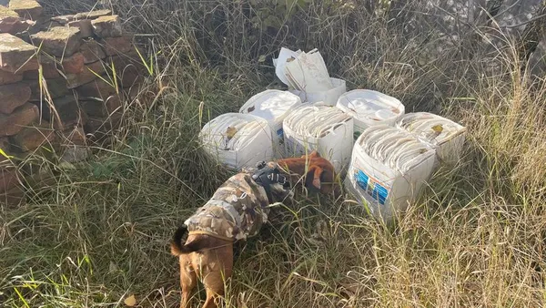На Сумщині чоловік зі старого пластику виготовляє бензин (фото, відео)