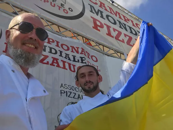 Волиняни спекли піцу на міжнародному чемпіонаті в Неаполі (фото)