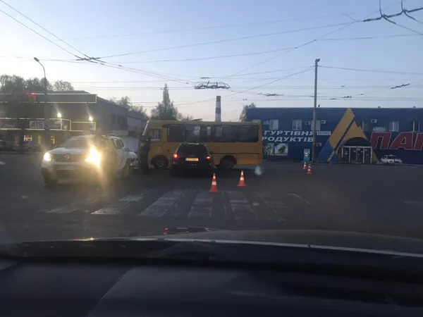 У Луцьку п'яний на Audi протаранив маршрутку (фото)