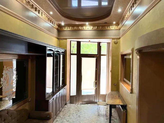 Скандальний бордель у центрі Луцька досі здають в оренду (фото)