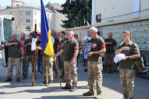 У Луцьку попрощалися із загиблим Героєм Юрієм Васюком (фото)