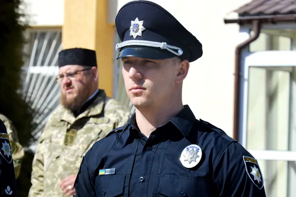 Нові патрульні поліцейські розповіли, як треба себе поводити на Пасху (фото)