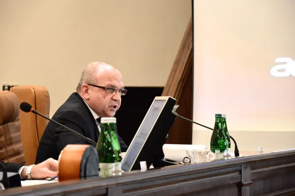 «Визначтеся до кінця дня з кількістю округів – і я внесу пропозицію в міністерство», - Гунчик не став відстоювати позицію трьох округів