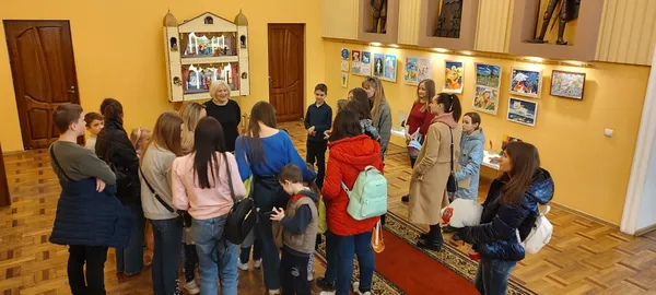 Закулісся театру ляльок: волинян запрошують на захоплюючу екскурсію (фото)