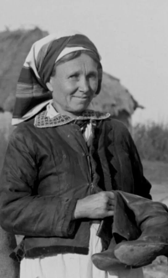 Самобутні красуні: якими були давні волинянки (архівні фото)