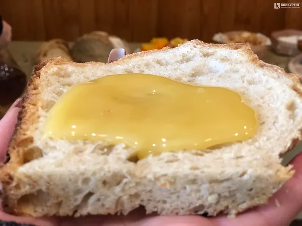 Слоїк меду, або Як на Волині з бджолиного продукту роблять крем (фото, відео)