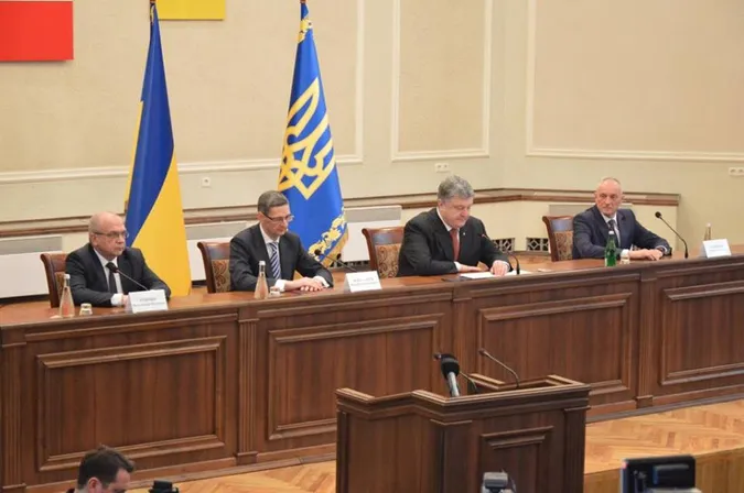 «Будемо захищати бізнес від силовиків», – Порошенко в Луцьку