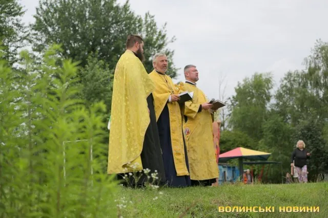 «Запалили потяг до чистоти»: як під Рованцями воду на Купала святили (ФОТО)