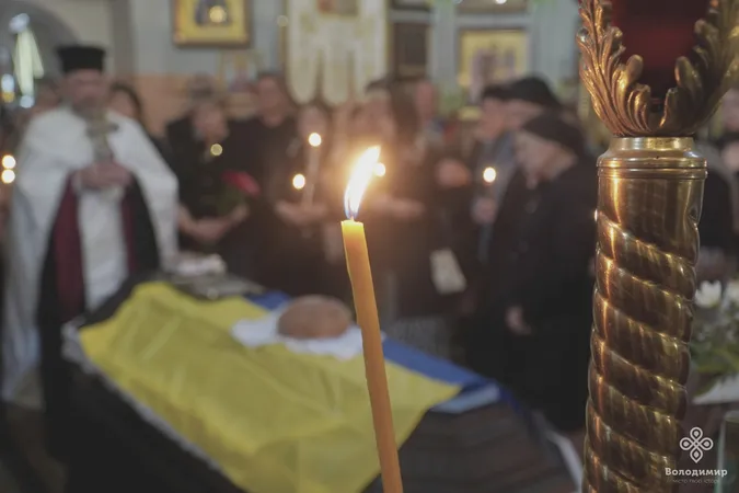 Рік був зниклим безвісти: на Волині попрощалися із воїном Володимиром Оліферчуком (фото)