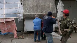У Луцьку зі Старого ринку продовжують добровільно з’їжджати підприємці (фото)