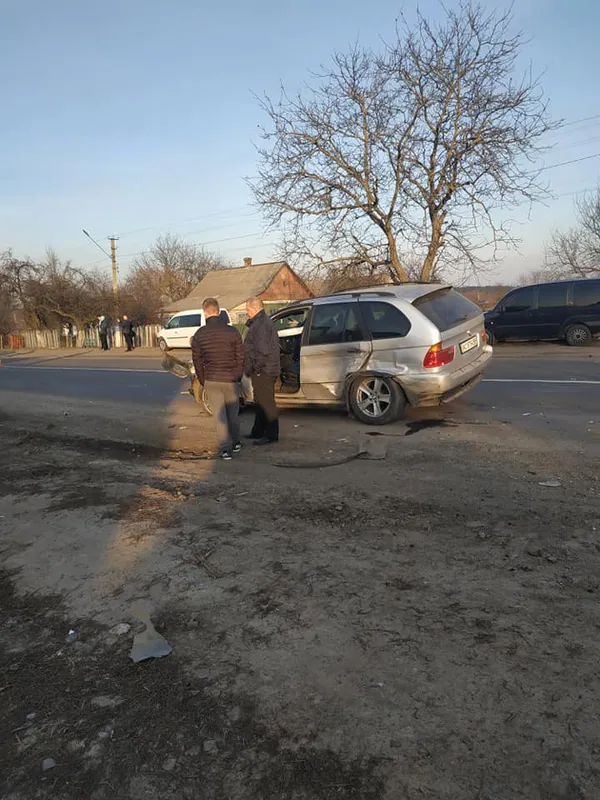 На Волині трапилася ДТП за участю поліцейського авто (фото)