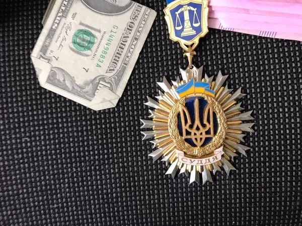 Затриманому на хабарі волинському судді повідомили про підозру