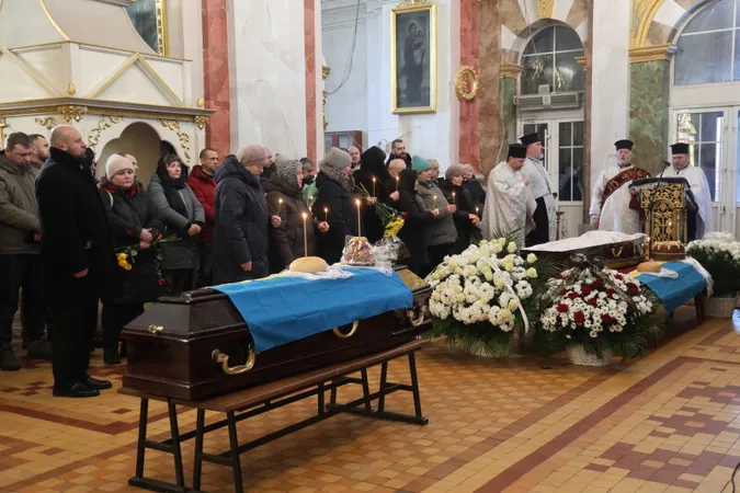 У Луцьку пропрощалися з воїнами Андрієм Максименком та Віталієм Куделею
