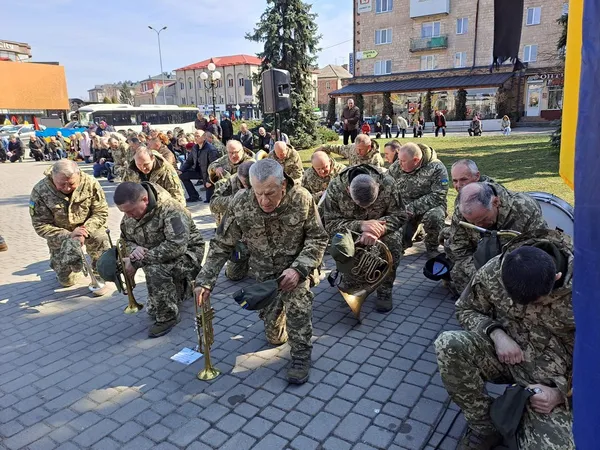 Ковель у жалобі: в останню дорогу провели захисників Бориса Нестерука та Олександра Кратюка (фото)